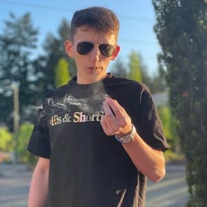 Meet your Posher, Easton